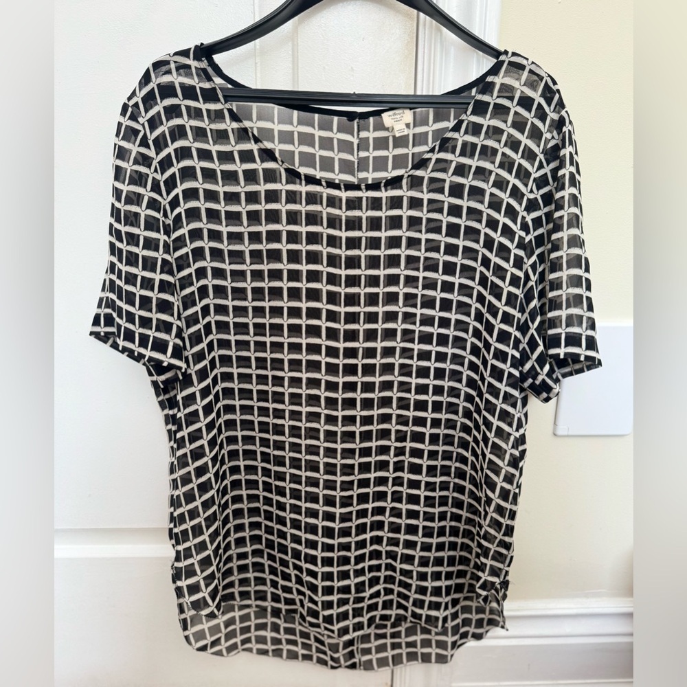 ARITZIA WILFRED 100% Silk Black and White Graphic Boxy Blouse (S)